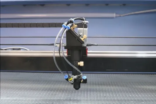 maquina de cortar acrilico pequena (4)