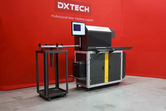 maquina-de-entalhar-letras-em-canal-de-aluminio-automatica1