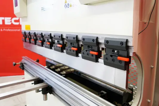 maquina-de-dobrar-chapas-hidraulicas-80t2000mm-para-venda-em-teresina