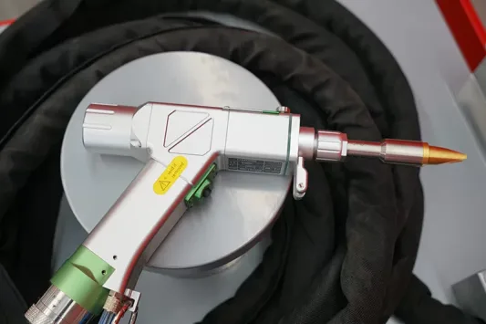 maquina-de-limpeza-a-laser-portatil-4-em-1-de-2000w-a-venda1