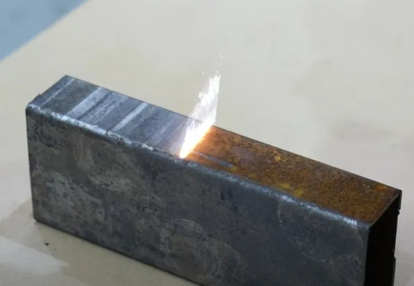 Amostra de maquina de limpeza a laser pulsada-jpg