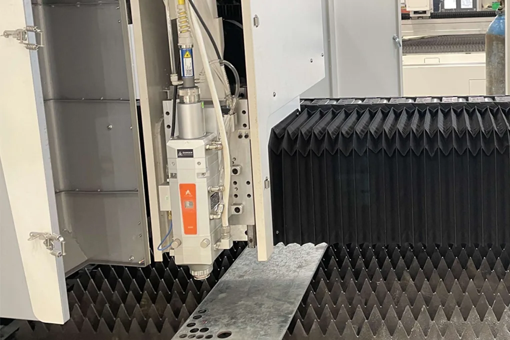 Fibra Combinada Maquina CNC de Corte a Laser para Metal e Nao-Metal