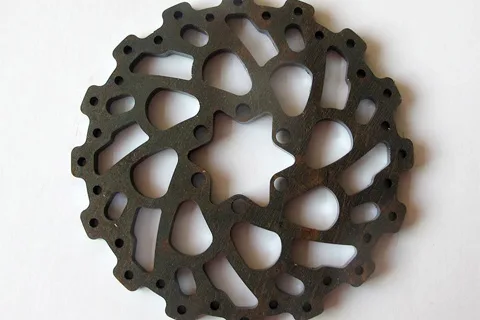 Amostras de metal trabalhadas a laser